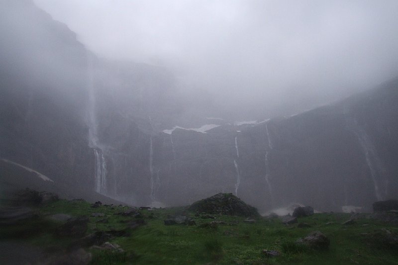 2008-07-12,13-07-07,cirque de Gavarnie.jpg
